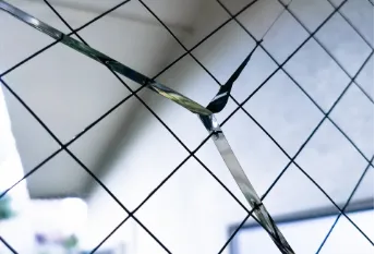 ガラスの修理交換センター